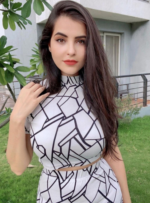 Stylish Mumbai companion
